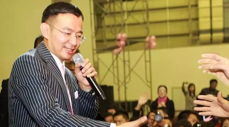 凤姐卖币要赠王思聪5亿，陈安之大吹区块链包笑点