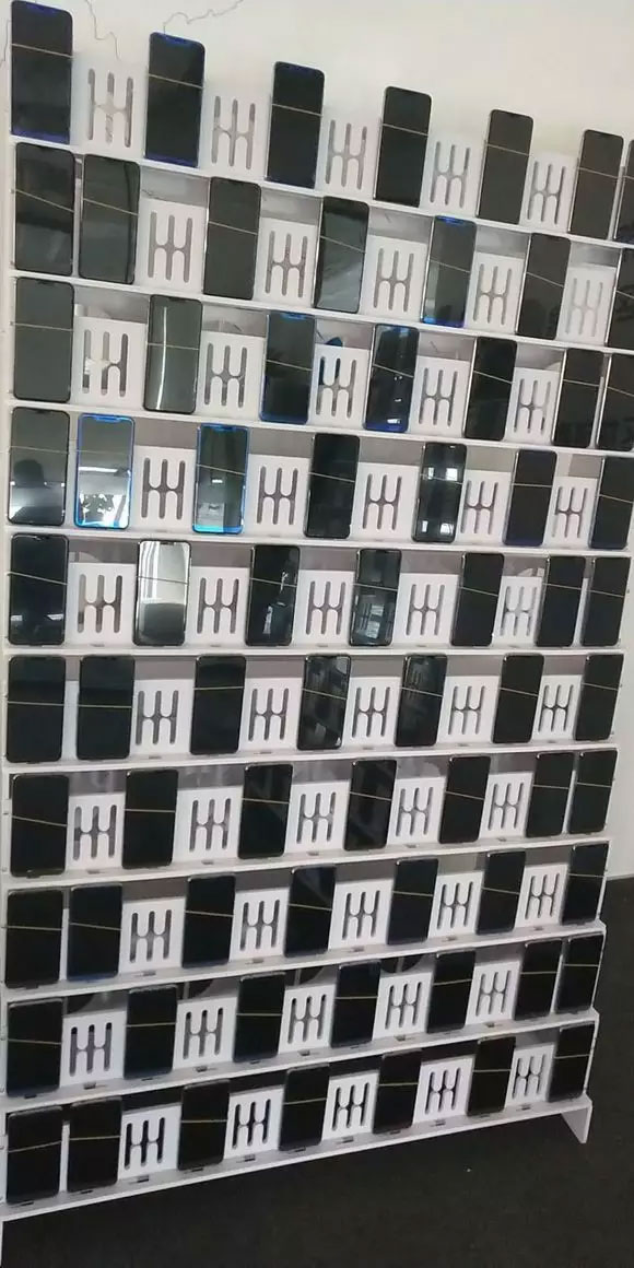 “手机挖矿”终成闹剧：币只能换手机壳，代理商赔几百万