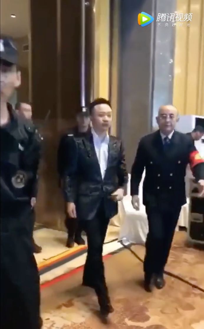 《三桃演义》第五回：俞凌雄的跨国黑白学院