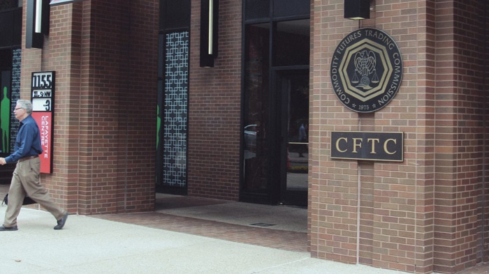CFTC靠罚款今年就“赚”了13亿美元
