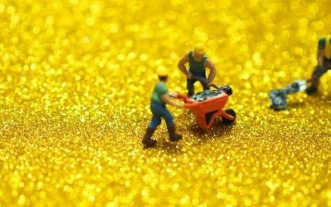 比特币暴跌，又信它是老鼠药了？这个”00后”白手起家到现在身家万亿