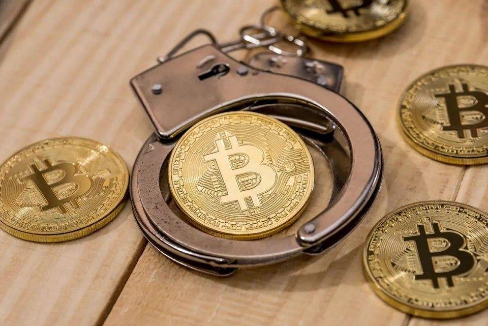 冻卡、抓捕、反洗钱，币圈再临年关大考